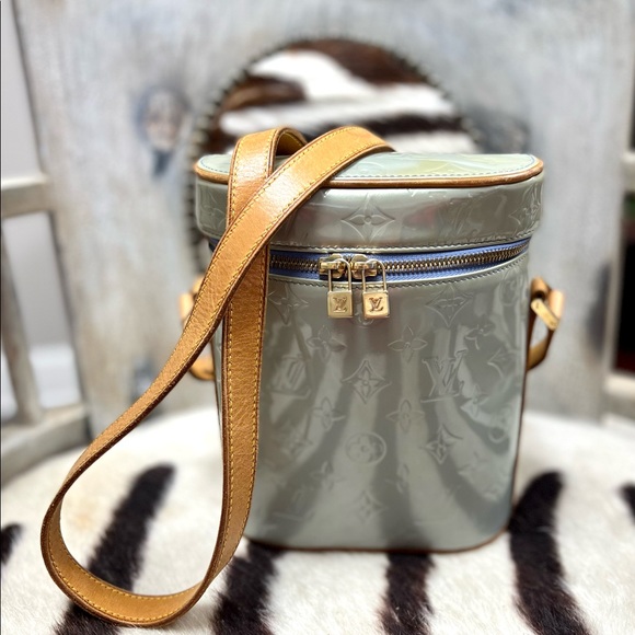 Authentic Louis Vuitton Vernis Blue Patent Leather - Picture 2 of 10